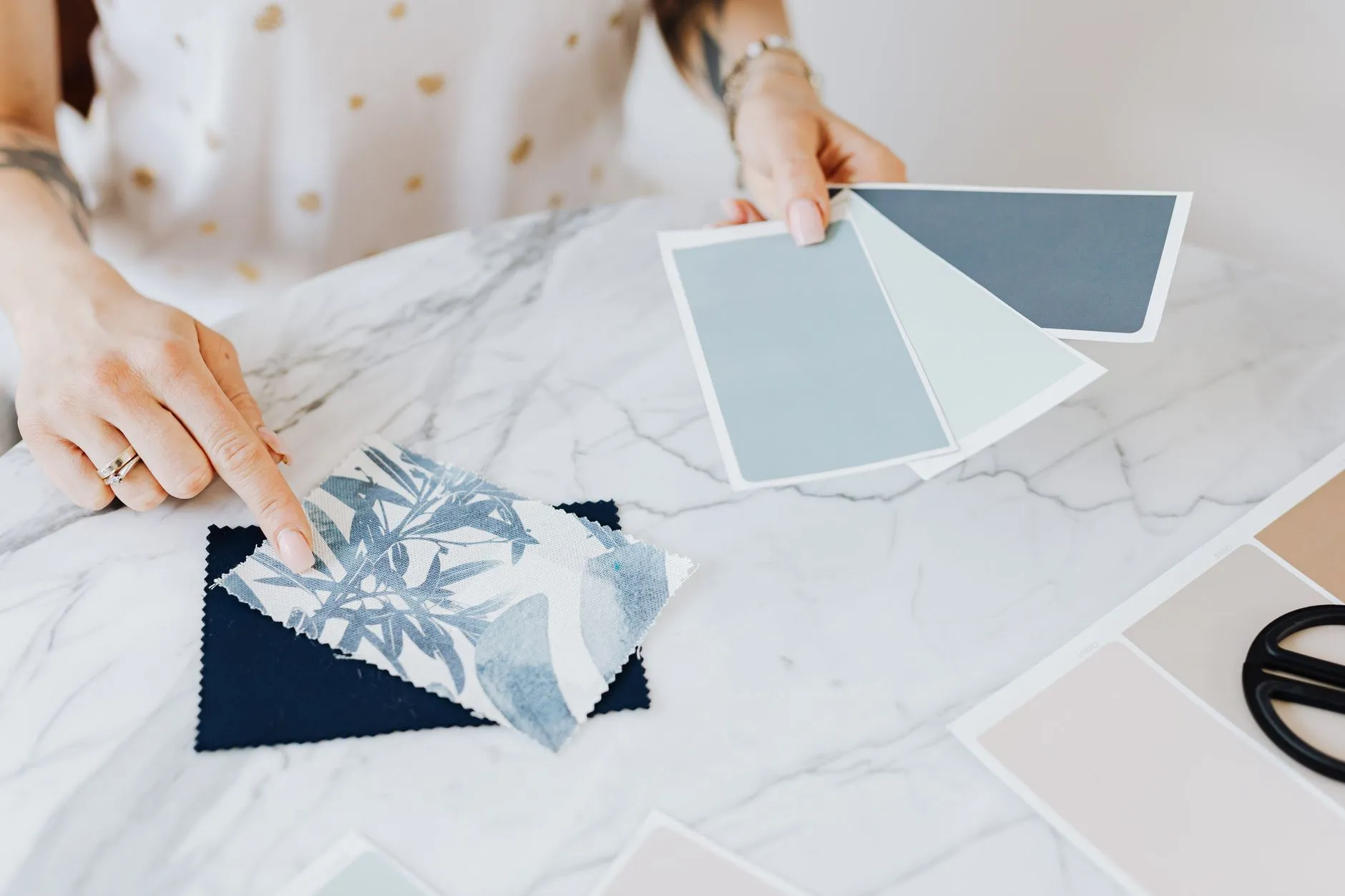 2024年板式家具市场价格走势及定制服务升级要点
